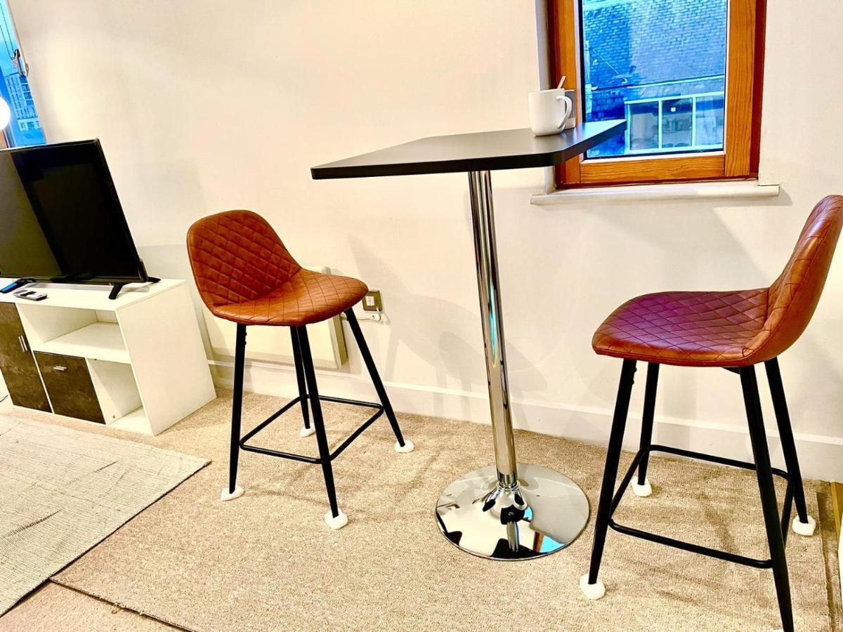Manchester City Center Apartment Bagian luar foto