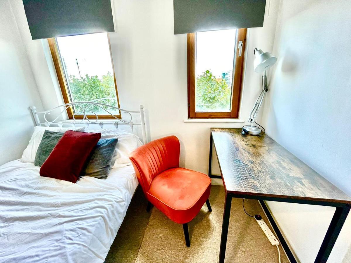 Manchester City Center Apartment Bagian luar foto